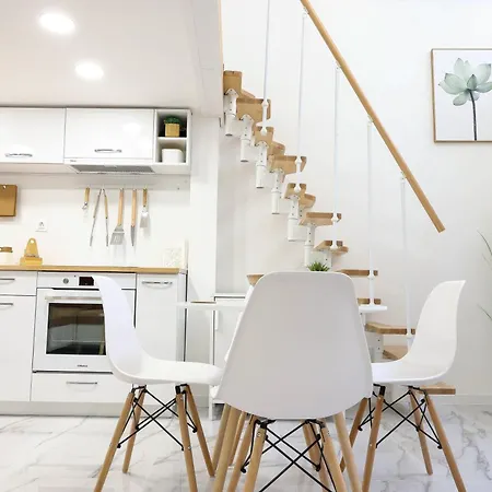 Free Parking, Close To Subway, Location *