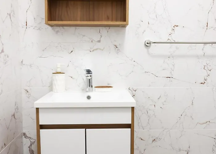 Free Parking, Close To Subway, Location