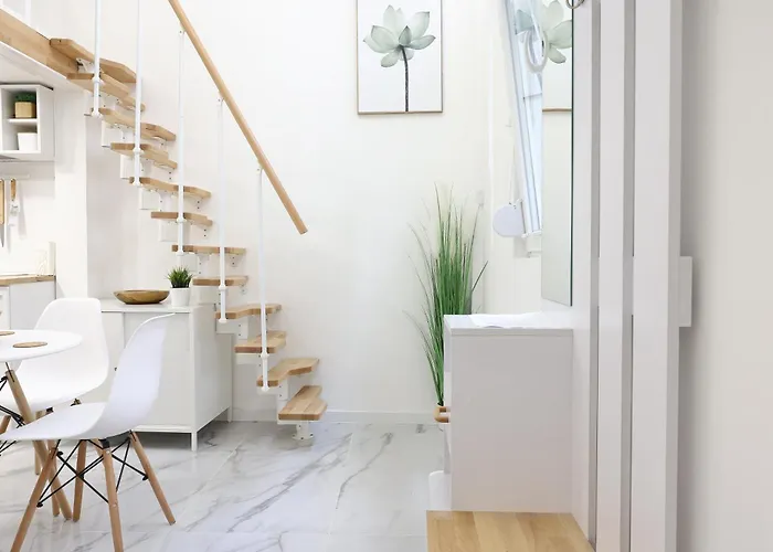 Free Parking, Close To Subway, Location