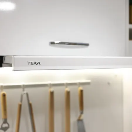 Lägenhet Free Parking, Close To Subway, Location